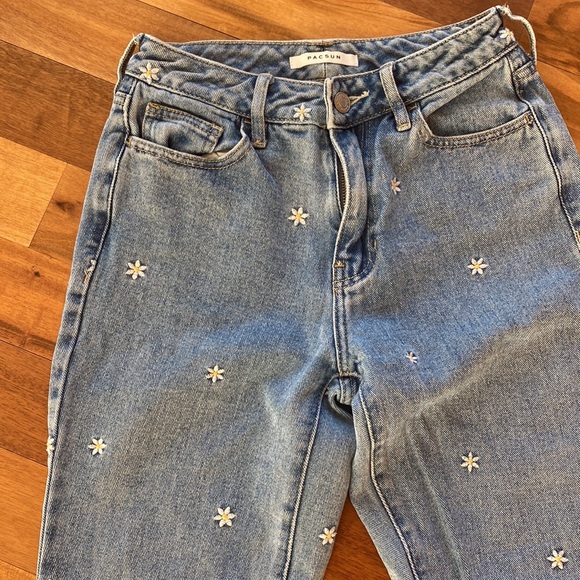 PacSun Denim - PacSun size 24 Mom Jeans w/ flowers